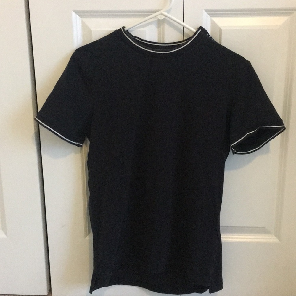 Men’s black Armani exchange tee